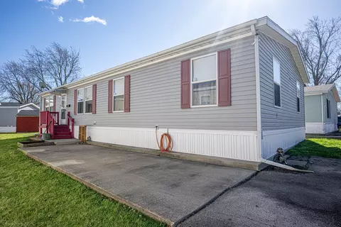 78 Big Chief Dr, Bourbonnais, IL 60914