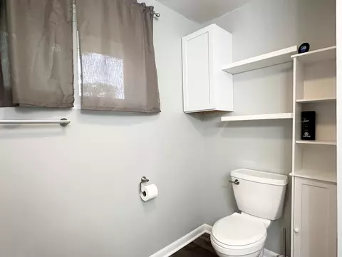 Bath - 2647 E Riverview Dr, Kankakee, IL 60901 photo 2 of 4