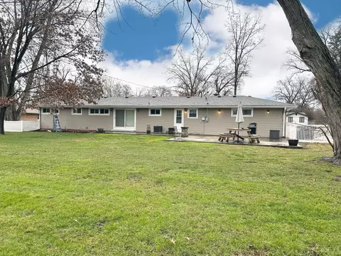 Exterior - 2647 E Riverview Dr, Kankakee, IL 60901 photo 5 of 10
