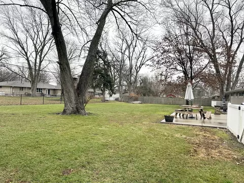 Exterior - 2647 E Riverview Dr, Kankakee, IL 60901 photo 7 of 10