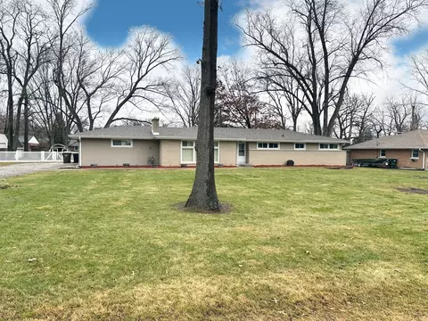 Exterior - 2647 E Riverview Dr, Kankakee, IL 60901 photo 2 of 10