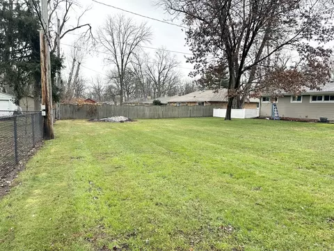 Exterior - 2647 E Riverview Dr, Kankakee, IL 60901 photo 8 of 10