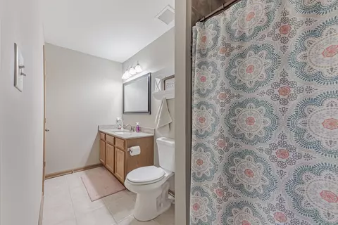 Bath - 1606 Dove Valley Ln, Beecher, IL 60401 photo 1 of 2