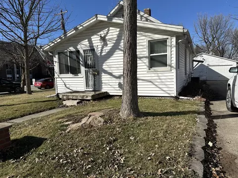 213 Packard St, Bloomington, IL 61701