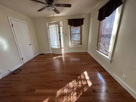 213 Packard St, Bloomington, IL 61701 photo 2
