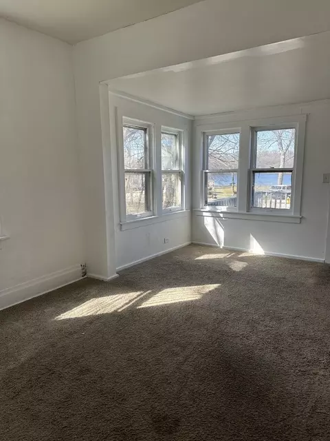 301 N River Rd, Fox River Grove, IL 60021 photo 5