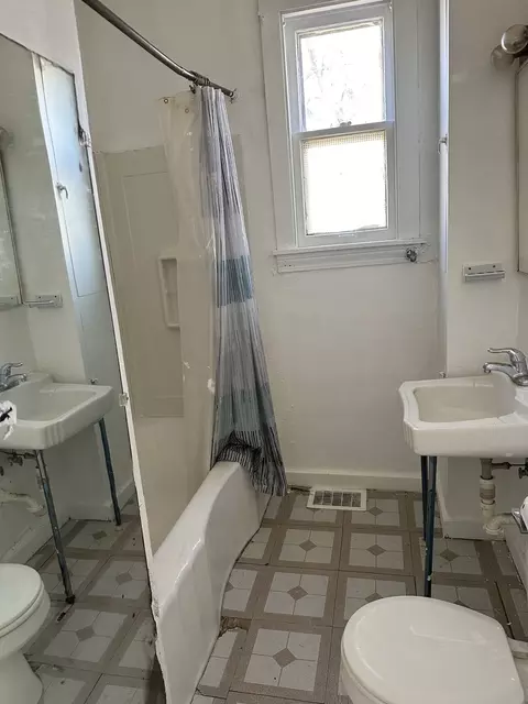 301 N River Rd, Fox River Grove, IL 60021 photo 4