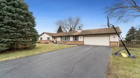 9586 Doris Ct, Belvidere, IL 61008