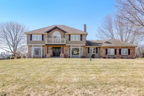 22 Steeplechase Dr, Hawthorn Woods, IL 60047