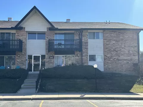 1 Kingery Quarter # A, Willowbrook, IL 60527