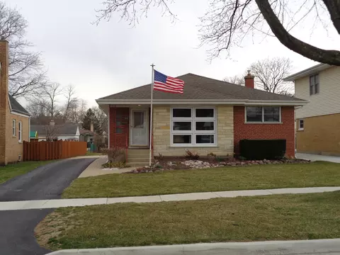 120 S Pine St, Mount Prospect, IL 60056
