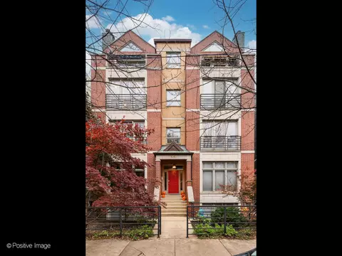 1017 N Wood St #3S, Chicago, IL 60622