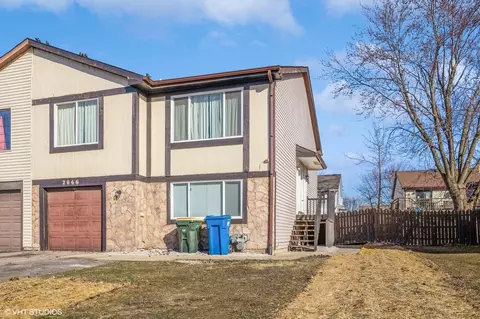 2066 Leeward Ln, Hanover Park, IL 60133