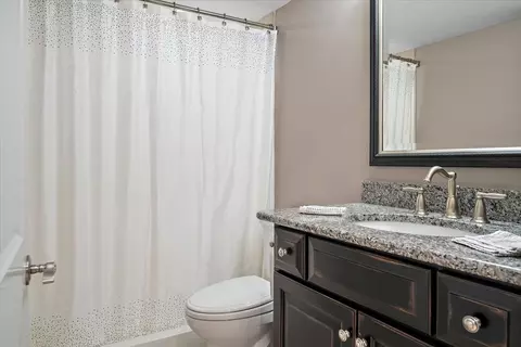 Bath - 46 Monarch Dr, Bloomington, IL 61704 photo 3 of 4