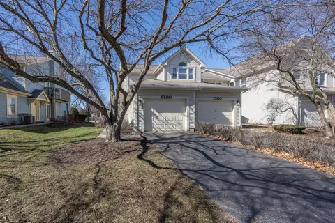 1300 Tennyson Ln #0, Naperville, IL 60540
