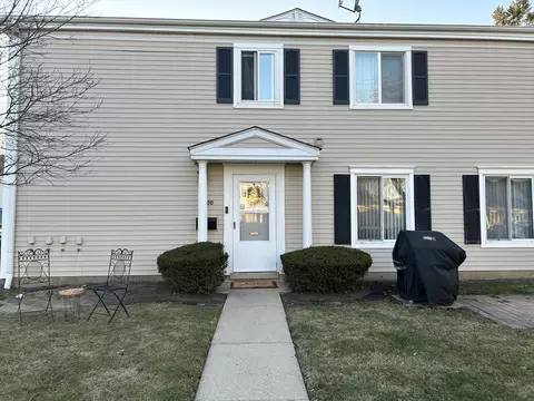 1500 Cove Dr #240D, Prospect Heights, IL 60070