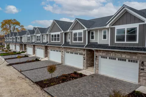 8300 W 111th St, Palos Hills, IL 60465