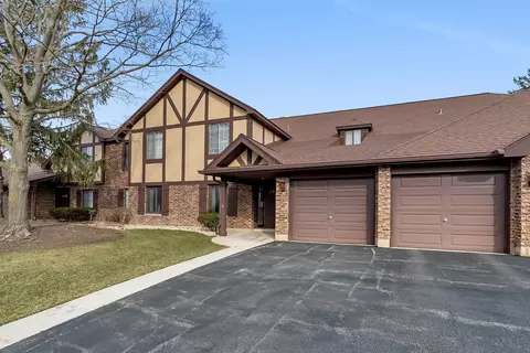 1720 Lakecliffe Dr #4306, Wheaton, IL 60189