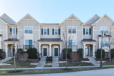 2176 Coral Ln, Glenview, IL 60026