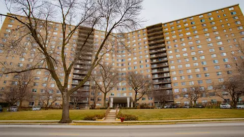 7033 N Kedzie Ave #605, Chicago, IL 60645