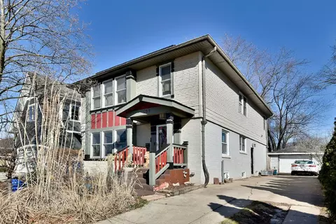 607 S Cedar Ave, Elmhurst, IL 60126