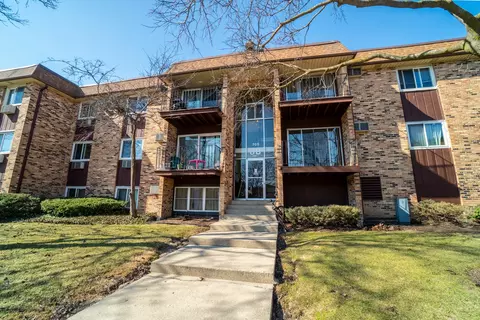 705 Heritage Dr #8-110, Hoffman Estates, IL 60169