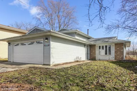 852 Mulford Ln, Joliet, IL 60431