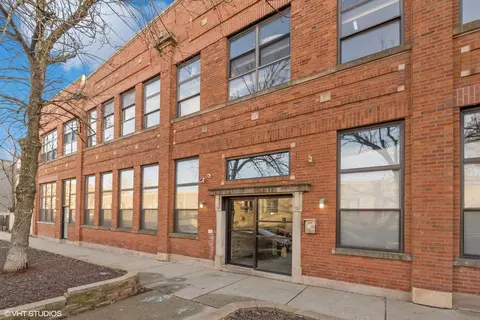 1111 W Cornelia Ave #207, Chicago, IL 60657