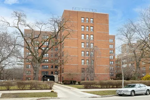 4900 N Marine Dr #310, Chicago, IL 60640