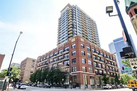 210 S Desplaines St #2010, Chicago, IL 60661