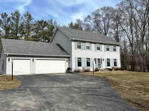 7670 Burr Oak Rd, Roscoe, IL 61073 photo 2