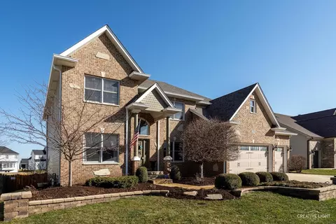 379 Andover Dr, Oswego, IL 60543