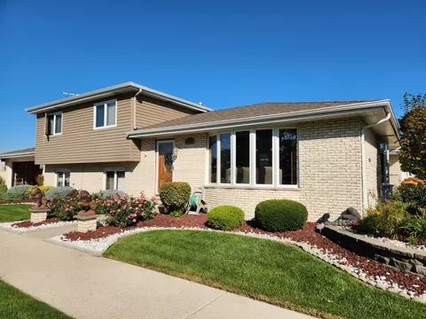 7550 Mason Ave, Burbank, IL 60459