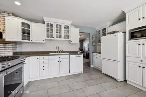 1435 Surrey Ln, Algonquin, IL 60102 photo 10