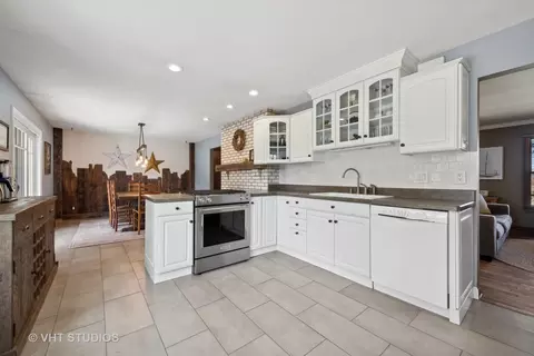 1435 Surrey Ln, Algonquin, IL 60102 photo 13