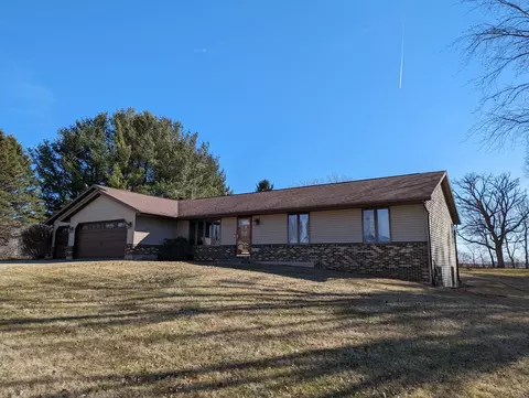 4263 Autumn Ln, Freeport, IL 61032
