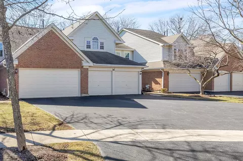 2118 Glasgow Ct, Hanover Park, IL 60133