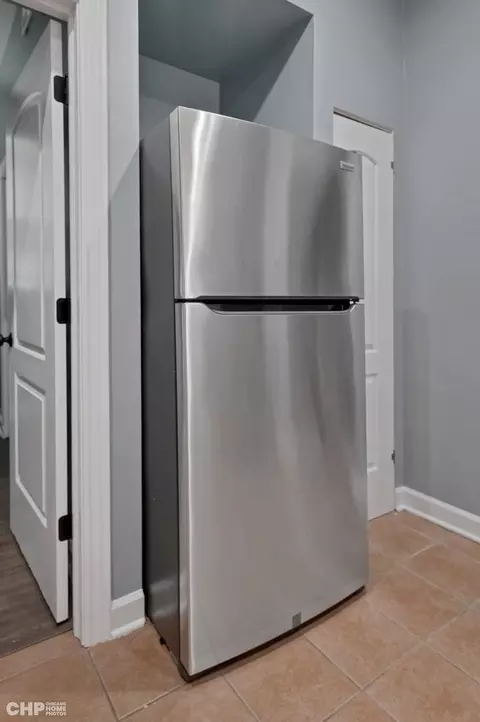 Kitchen - 2233 S Springfield Ave, Chicago, IL 60623 photo 3 of 5