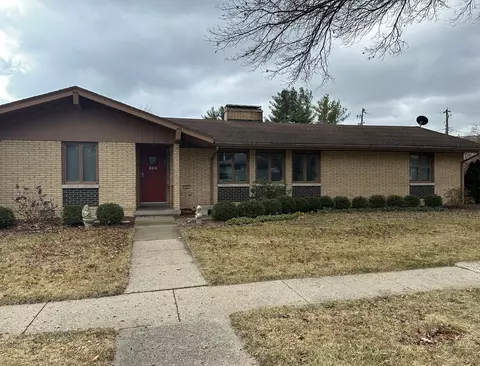 605 Eliot Dr, Urbana, IL 61801