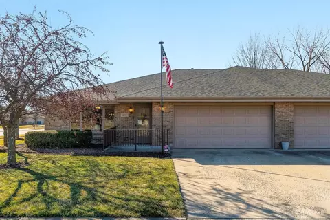 201 Boulder Dr, Morris, IL 60450