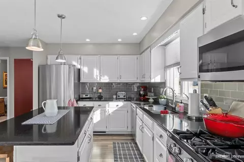 Kitchen - 201 Boulder Dr, Morris, IL 60450 photo 2 of 2