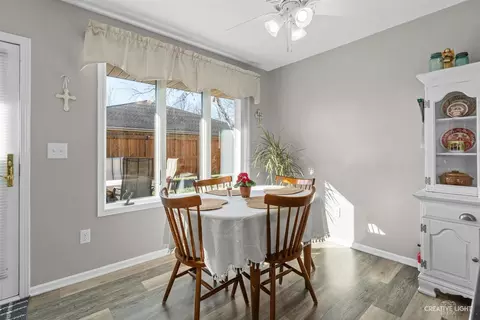 Dining - 201 Boulder Dr, Morris, IL 60450 photo 2 of 2