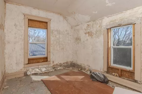 Bath - 502 Johnson St, Cornell, IL 61319 photo 2 of 3