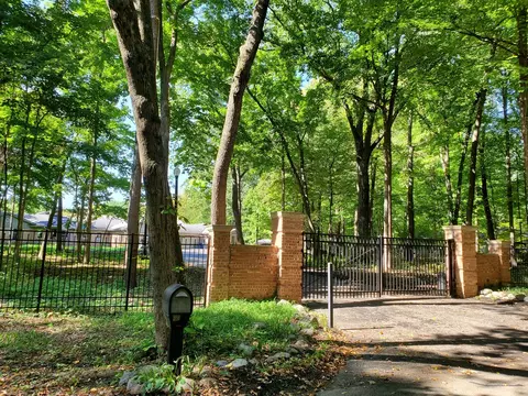 720 Thornmeadow Rd, Riverwoods, IL 60015