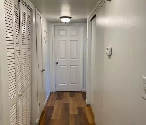 Entry Way - 1820 Sessions Walk #1820, Hoffman Estates, IL 60169 photo 1 of 2