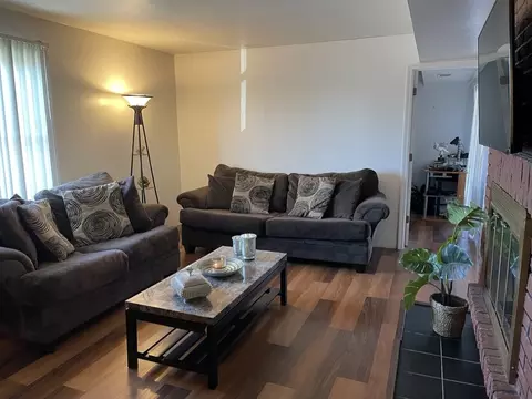 Living - 1820 Sessions Walk #1820, Hoffman Estates, IL 60169 photo 1 of 2