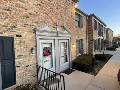 1820 Sessions Walk #1820, Hoffman Estates, IL 60169