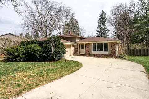 6 S181 Mariwood Ct, Naperville, IL 60540