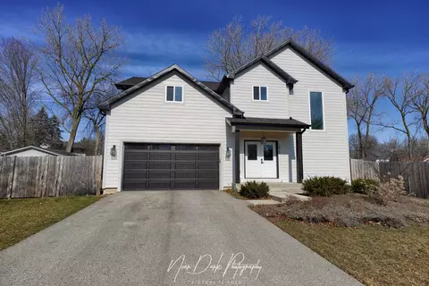 1013 Talbot Ave, Lake Bluff, IL 60044