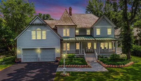 905 Lakewood Dr, Barrington, IL 60010
